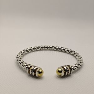Cable cuff bracelet